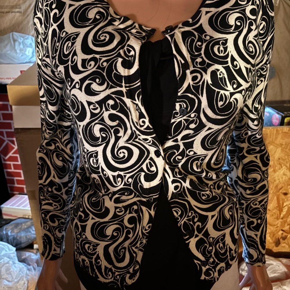 Women’s Elegant Black and White Swirl Cardigan Size S